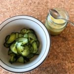 Gurkensalat mit Leindotteröldressing