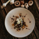 Pilzsalat mit Reis und Walnussdressing